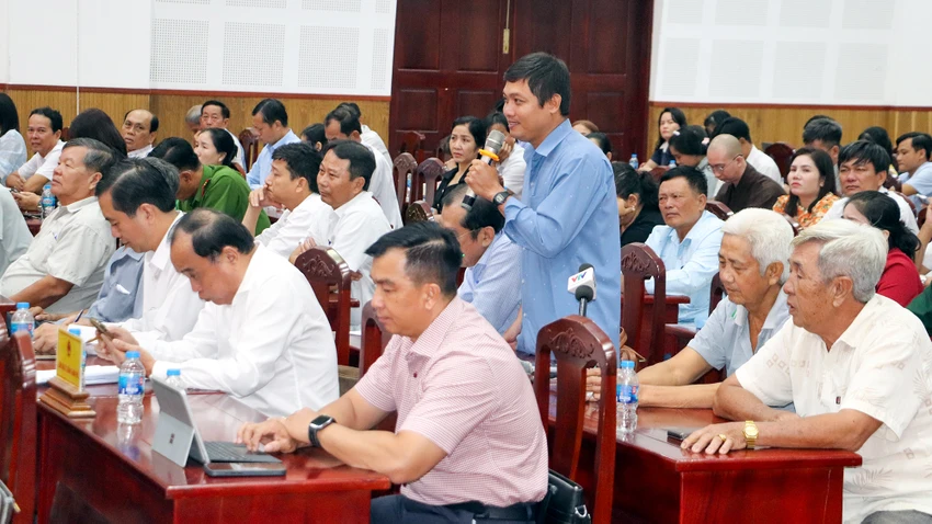 chu-tich-quoc-hoi-tiep-xuc-cu-tri-cuoi-nam-2025-13.jpg