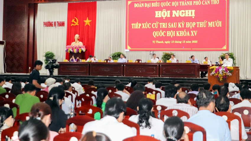 chu-tich-quoc-hoi-tiep-xuc-cu-tri-cuoi-nam-2025-4.jpg