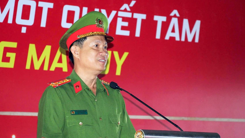 cong-an-an-giang-giai-chạy-ma-tuy-1.jpg