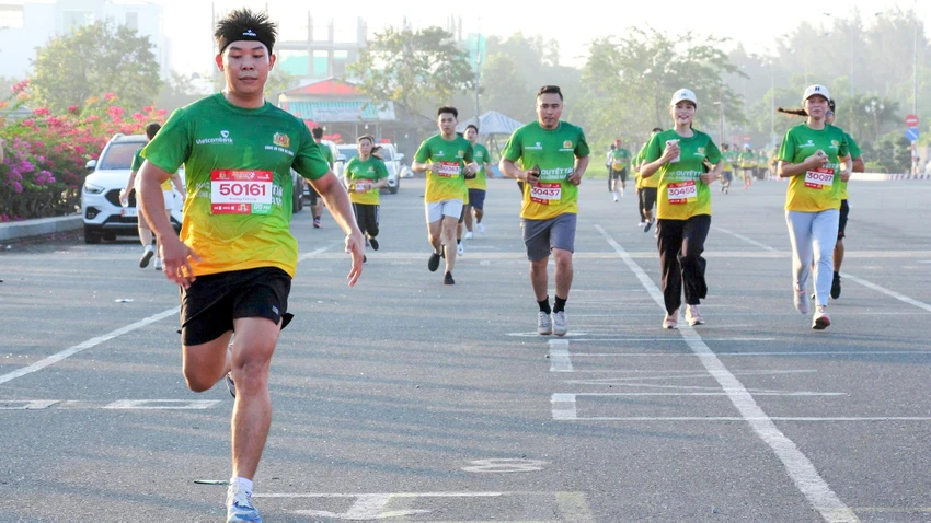 cong-an-an-giang-giai-chay-ma-tuy-5.jpg