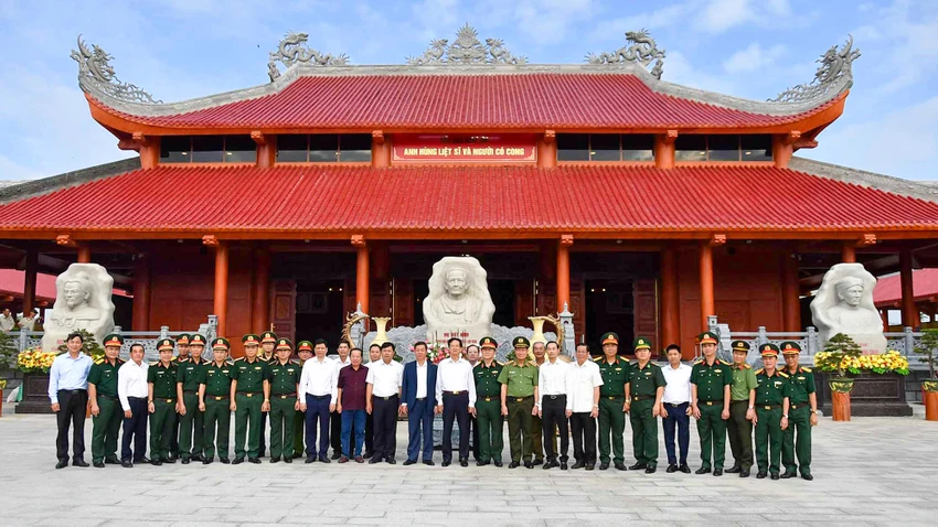 an-giang-den-tho.jpg