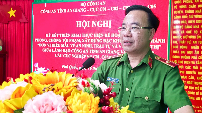 cong-an-an-giang-ky-ket-2.jpg
