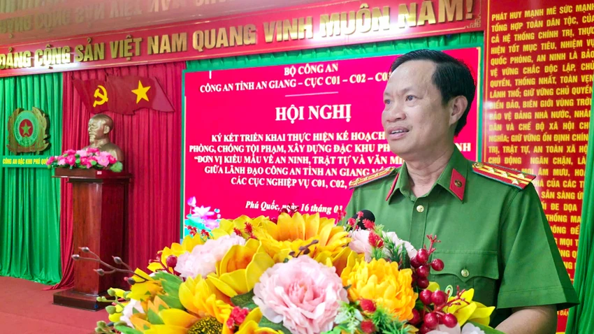 cong-an-an-giang-ky-ket-3.jpg