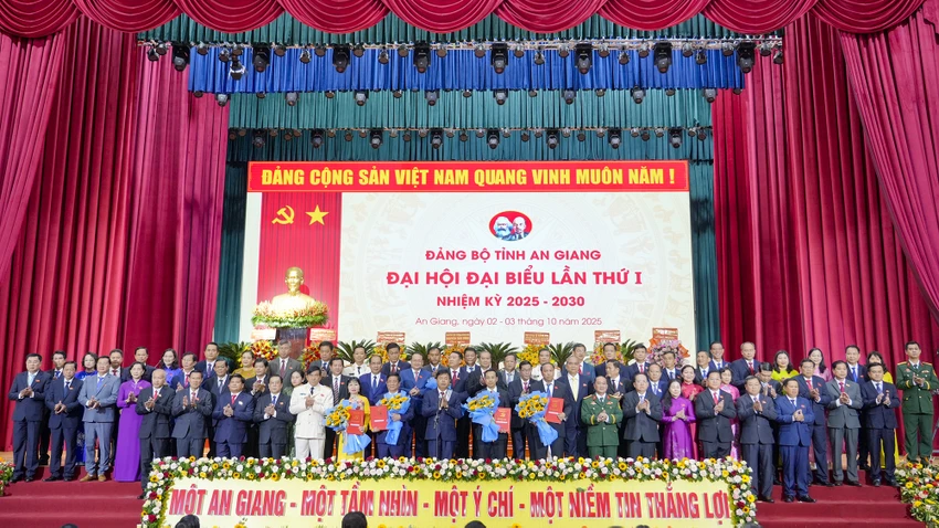 dai-hoi-dai-bieu-tinh-an-giang-tinh-uy-an-giang-13.jpg