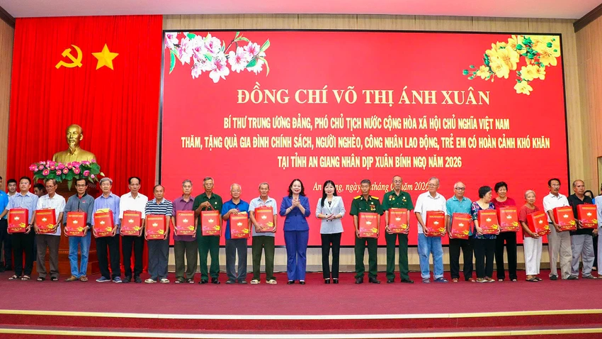 pho-chu-tich-nuoc-an-giang-2.jpg
