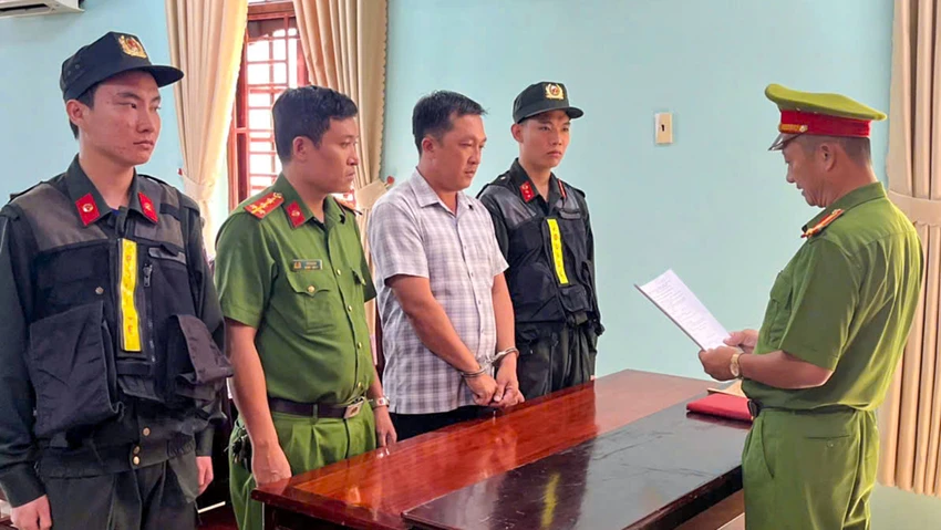 an-giang-san-xuat-may-bien-ap-gia-2.jpg