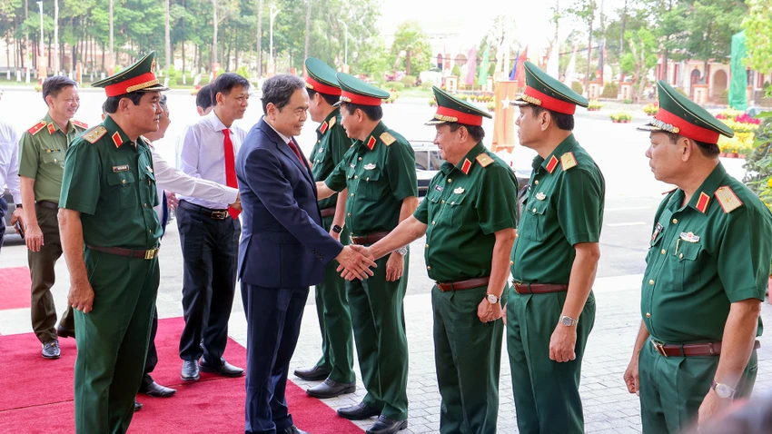 chu-tich-quoc-hoi-tran-thanh-man-chu-tet-can-tho-5.jpg