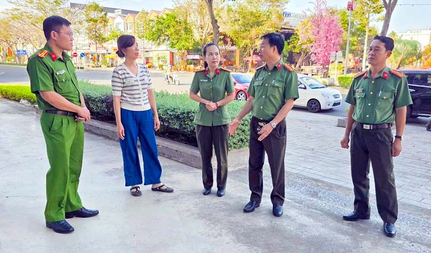 cong-an-an-giang-bau-cu-dai-bieu-quoc-hoi-2.jpg
