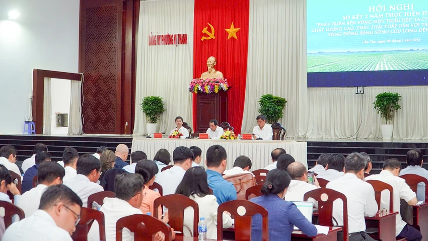 Hội nghị sơ kết 2 năm đề án "Phát triển bền vững một triệu héc-ta chuyên canh lúa chất lượng cao và phát thải thấp gắn với tăng trưởng xanh vùng ĐBSCL đến năm 2030". Ảnh: KIM ANH de-an-mot-trieu-heta-lua-dbscl-2.jpg