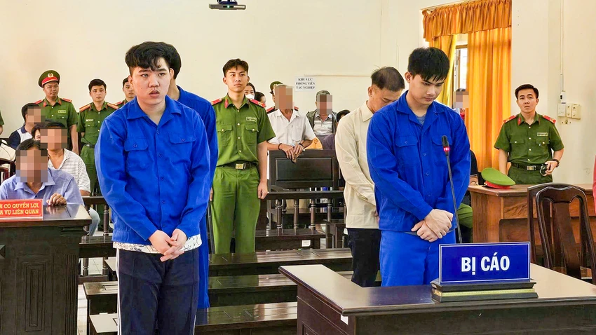 cong-an-an-giang-dung-nhuc-hinh.jpg