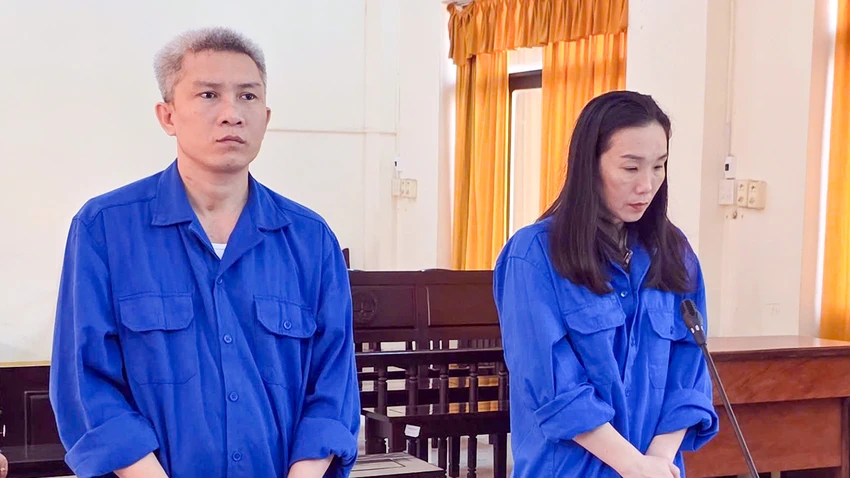 Bị cáo Trần Hữu Lộc và bị cáo Phạm Huyền Trân tại phiên tòa. Ảnh: VĂN VŨ an-giang-mua-ban-ma-tuy.jpg