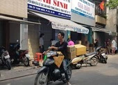 Dốc hết sức ngày đêm làm khẩu trang phòng dịch Corona