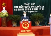 Chủ tịch Quốc hội Vương Đình Huệ bỏ phiếu bầu cử tại Hải Phòng