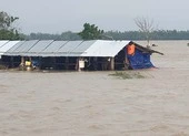 Lũ dữ ở Phú Yên: Tìm thấy thi thể 2 cháu bé mất tích do lật ca nô cứu hộ