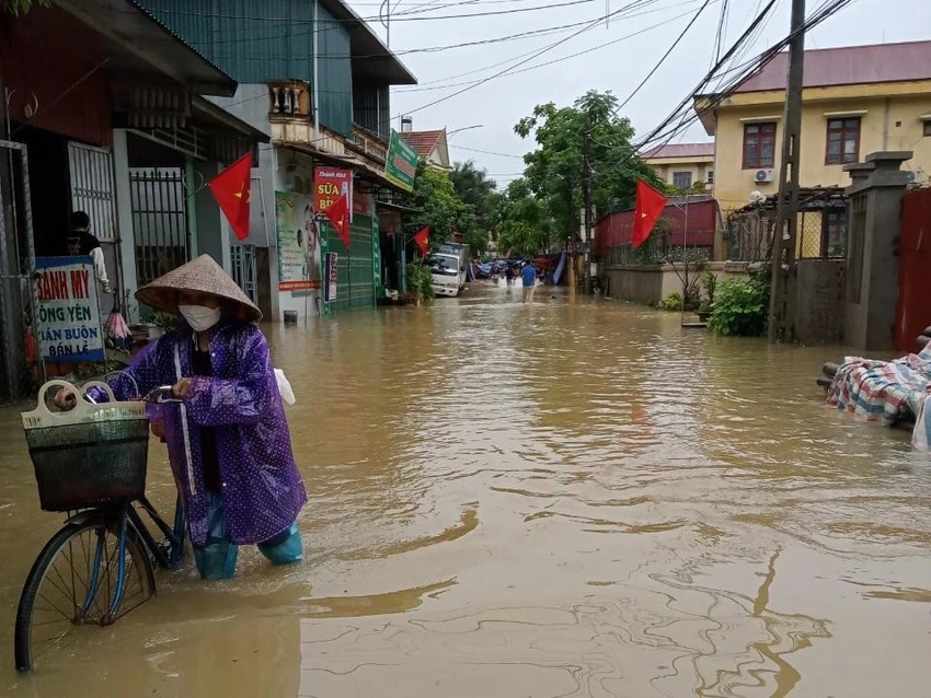 Ngập lụt tại thị trấn Bắc Sơn. Ảnh: BẮC NINH Ngập lụt tại thị trấn Bắc Sơn. Ảnh: BẮC NINH
