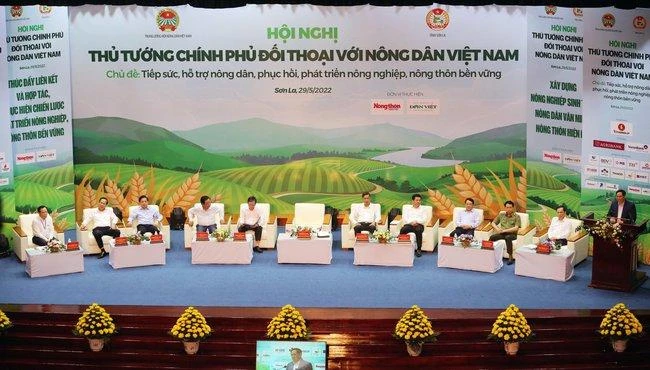 Hội nghị Thủ tướng đối thoại với nông dân Việt Nam năm 2022 tổ chức tại Sơn La. Hội nghị Thủ tướng đối thoại với nông dân Việt Nam năm 2022 tổ chức tại Sơn La.