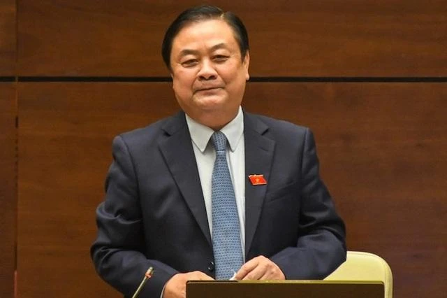 Bộ trưởng Lê Minh Hoan trả lời chất vấn nhóm vấn đề thứ nhất thuộc lĩnh vực nông nghiệp và phát triển nông thôn. Bộ trưởng Lê Minh Hoan trả lời chất vấn nhóm vấn đề thứ nhất thuộc lĩnh vực nông nghiệp và phát triển nông thôn.