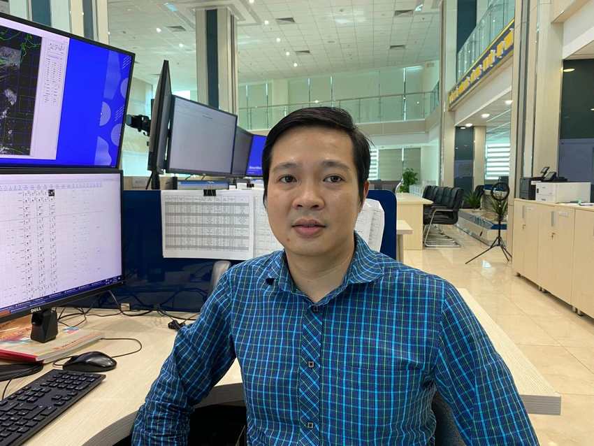Ông Vũ Tuấn Anh, Dự báo viên Phòng Dự báo thời tiết, Trung tâm Dự báo Khí tượng thuỷ văn quốc gia. Ông Vũ Tuấn Anh, Dự báo viên Phòng Dự báo thời tiết, Trung tâm Dự báo Khí tượng thuỷ văn quốc gia.