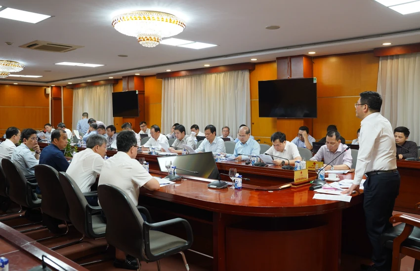 Quang cảnh cuộc họp.