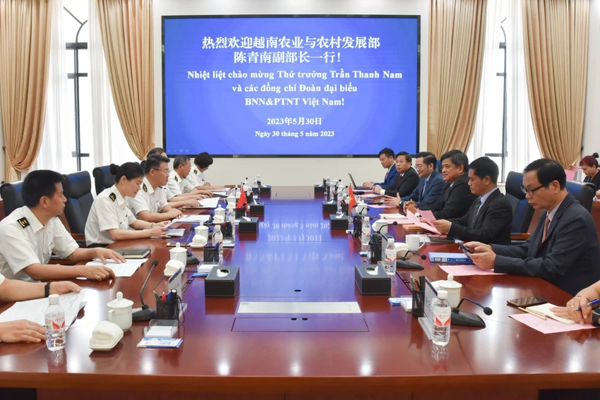 Thứ trưởng Trần Thanh Nam dẫn đầu Đoàn công tác Bộ NN&PTNT làm việc với Cục Hải quan Nam Ninh, Tổng cục Hải quan Trung Quốc tại Quảng Tây, ngày 30-5. Ảnh: Cao Trần. Thứ trưởng Trần Thanh Nam dẫn đầu Đoàn công tác Bộ NN&PTNT làm việc với Cục Hải quan Nam Ninh, Tổng cục Hải quan Trung Quốc tại Quảng Tây, ngày 30-5. Ảnh: Cao Trần.