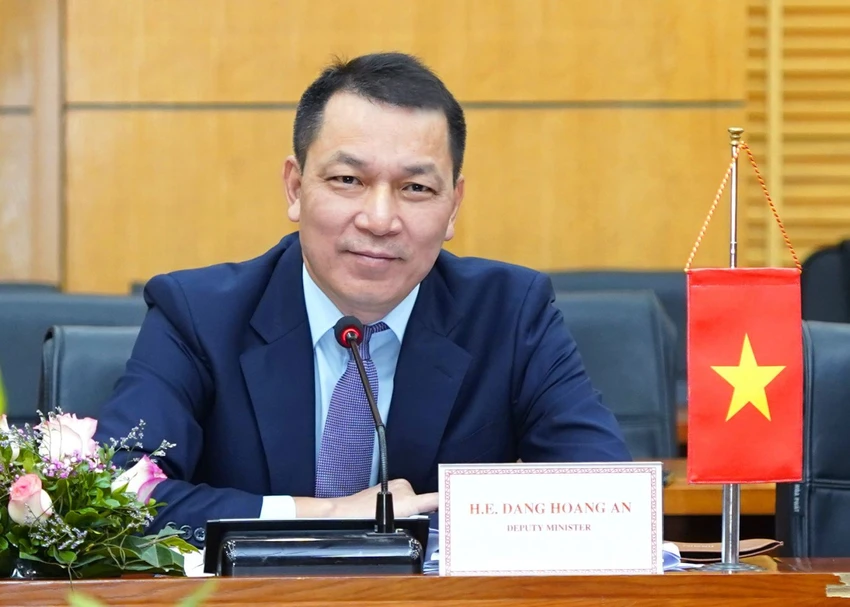 Ông Đặng Hoàng An, tân Chủ tịch Hội đồng thành viên Tập đoàn Điện lực Việt Nam. Ảnh: MOIT Ông Đặng Hoàng An, tân Chủ tịch Hội đồng thành viên Tập đoàn Điện lực Việt Nam. Ảnh: MOIT
