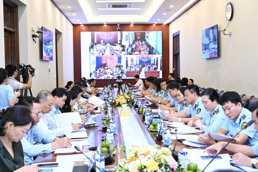 Toàn cảnh cuộc họp. Ảnh: DMS