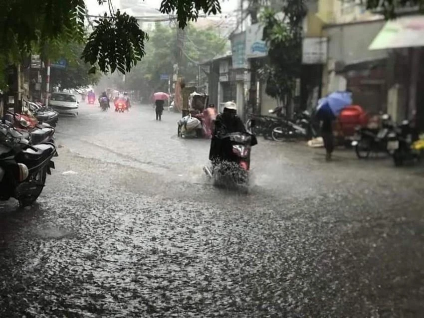 Đợt không khí lạnh rất mạnh bắt đầu ảnh hưởng miền Bắc, miền Trung cũng chịu tác động