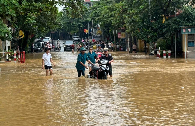 lũ khẩn cấp.....jpg