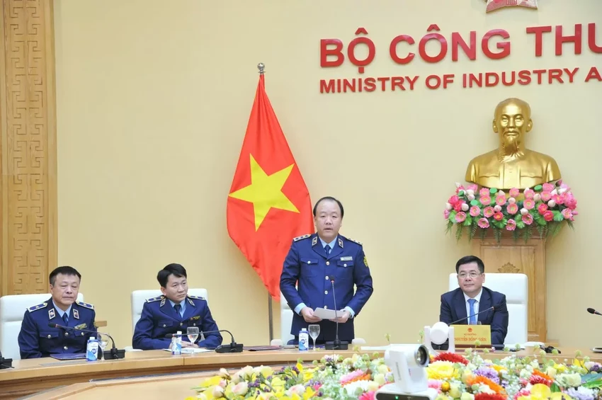 TRẦN HỮU LINH