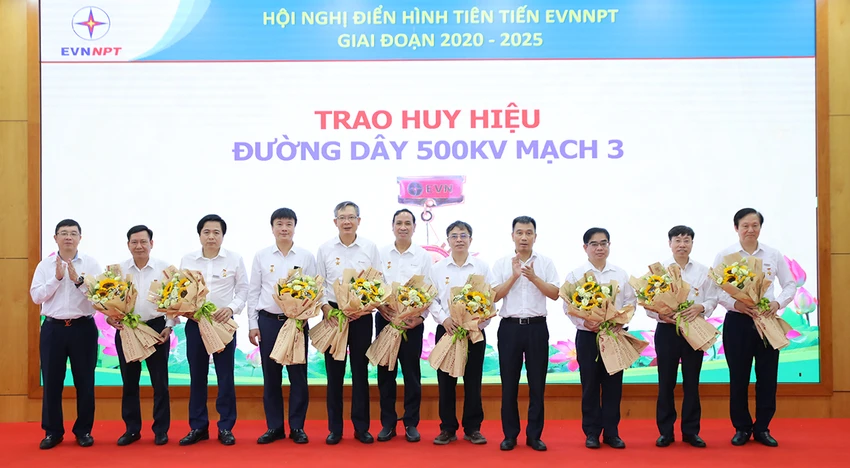thi đua yêu nước,.jpg