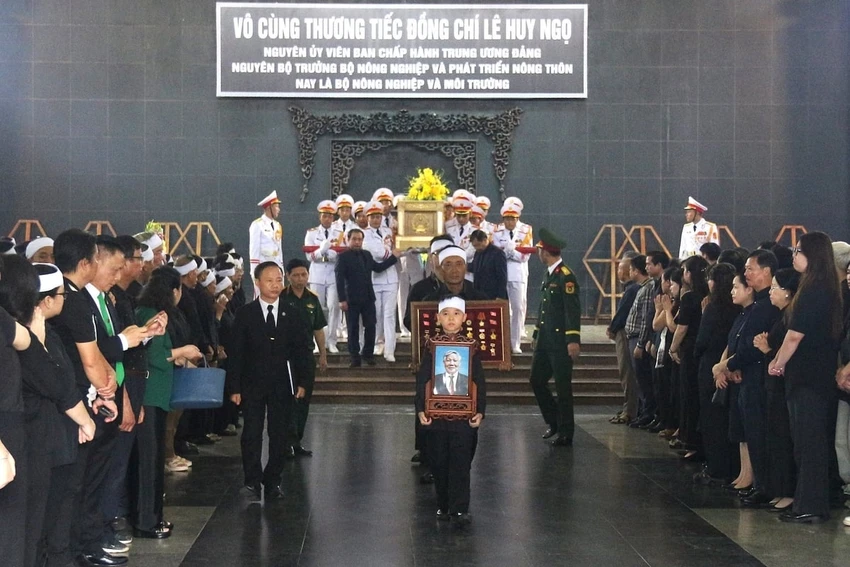 nghen-ngao-le-tang-nguyen-bo-truong-le-huy-ngo-130540_685-141349.jpg