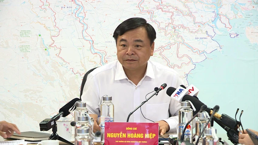 Thứ trưởng Bộ NN&MT thông tin về việc thuỷ điện Trung Quốc xả lũ