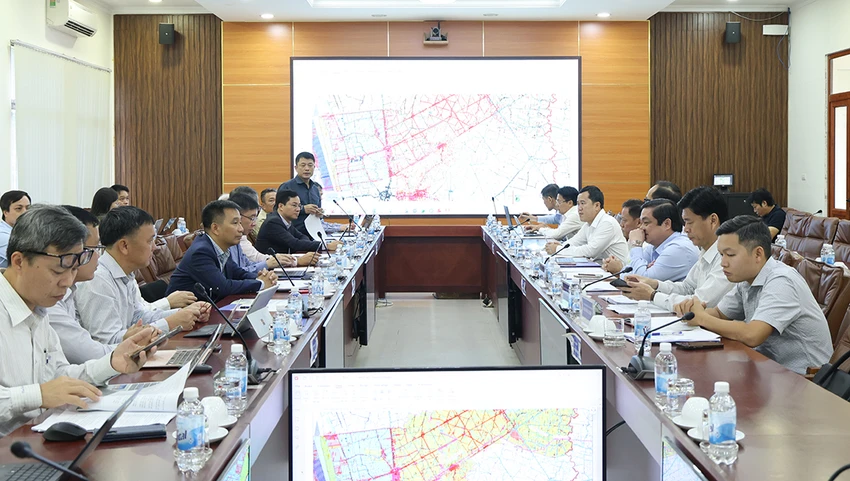 Anh1LamviecCaMai11112025-20251111140902931.jpg
