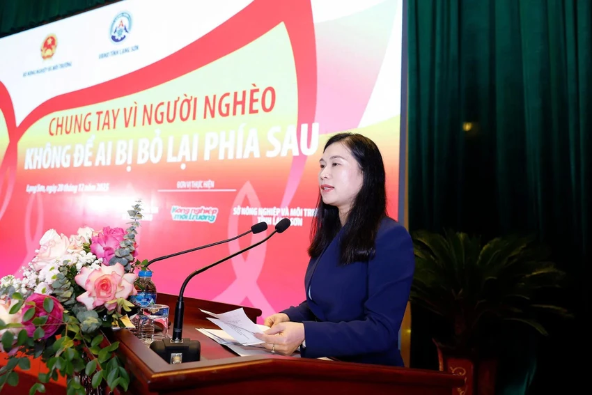 chung-tay-vi-nguoi-ngheo--khong-de-ai-bi-bo-lai-phia-sau-095409_946.jpg