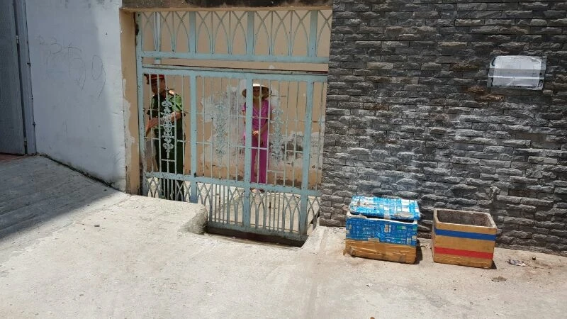Trường học bỗng dưng bị chiếm ảnh 1 Trường học bỗng dưng bị chiếm ảnh 1