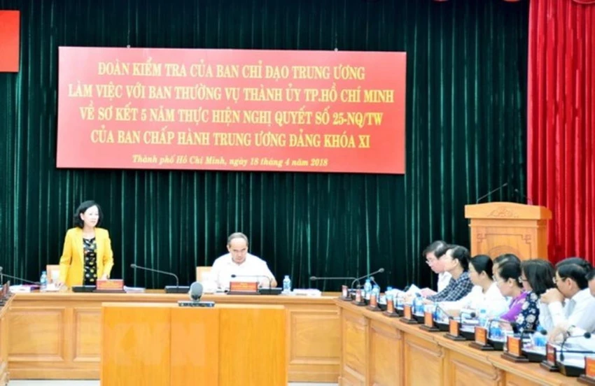 Đoàn kiểm tra trung ương làm việc với Thành ủy TP.HCM ảnh 1