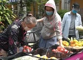 Video: Xe bán hàng lưu động mang thực phẩm đến tận khu dân cư