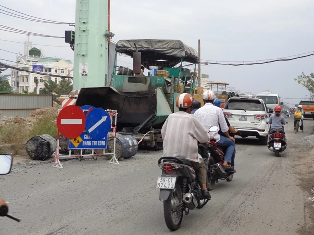 Đường Trần Não vẫn ngổn ngang… đón tết ảnh 8 Đường Trần Não vẫn ngổn ngang… đón tết ảnh 8