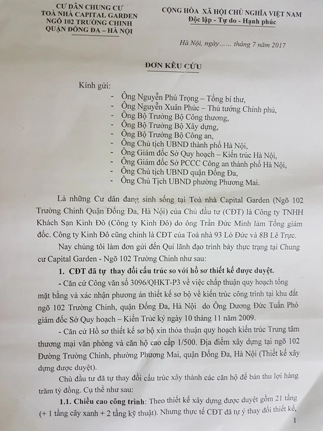 Bị cắt điện nước, cư dân căng băng rôn phản đối Kinh Đô ảnh 3 Bi cat dien nuoc, cu dan cang bang ron phan doi Kinh Do luc nua dem hinh anh 3