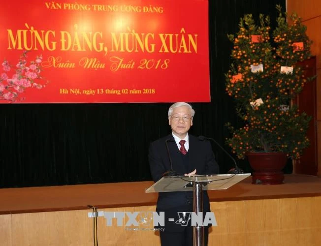 Tổng Bí thư Nguyễn Phú Trọng chúc Tết cán bộ, công chức, viên chức, người lao động Văn phòng Trung ương Đảng. Ảnh: TTXVN Tổng Bí thư Nguyễn Phú Trọng chúc Tết cán bộ, công chức, viên chức, người lao động Văn phòng Trung ương Đảng. Ảnh: TTXVN