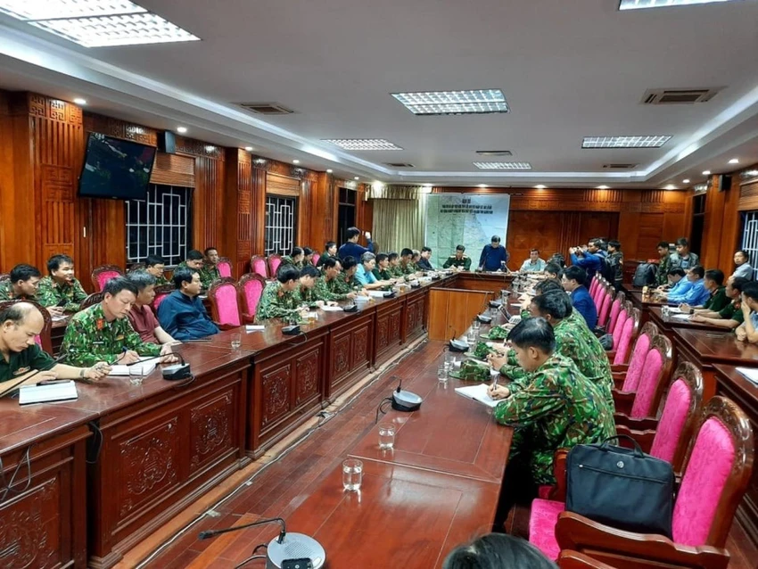 Nóng: Sạt lở đất vùi hàng chục người dân ở Quảng Nam ảnh 1