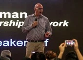 Tỉ phú Jeff Hoffman nói chuyện khởi nghiệp tại Đà Nẵng