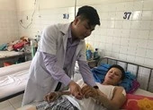 Nối thành công bàn tay bệnh nhân bị chém đứt lìa