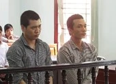 Người này khuyên uống ít thôi, người kia 'lãnh đạn'