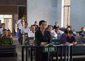 Phó chánh án nhận hối lộ chỉ bị phạt 12 tháng tù