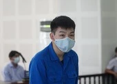 Tổ chức cho người TQ nhập cảnh trái phép: Bị cáo bật khóc