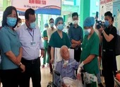 1 BN rất nặng được công bố khỏi COVID-19 sau 9 lần âm tính