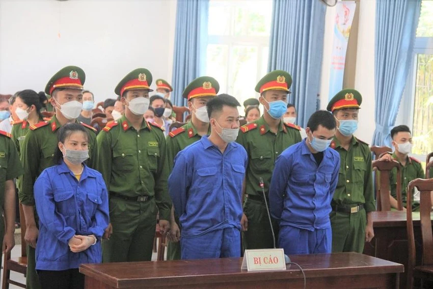 Các bị cáo tại tòa. Ảnh: TA