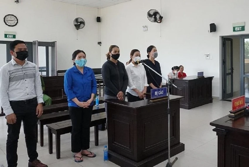 Các bị cáo tại tòa. Ảnh: TA Các bị cáo tại tòa. Ảnh: TA