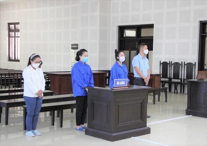 Các bị cáo tại tòa. Ảnh: TA Các bị cáo tại tòa. Ảnh: TA